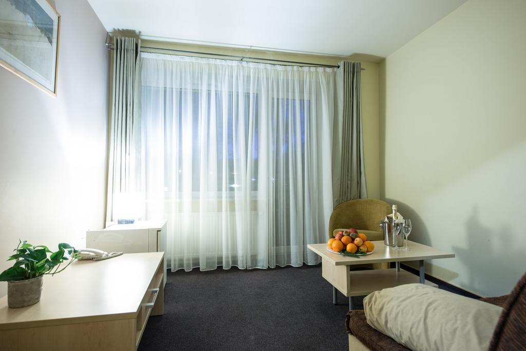 Hotel Audenis Birštonas エクステリア 写真