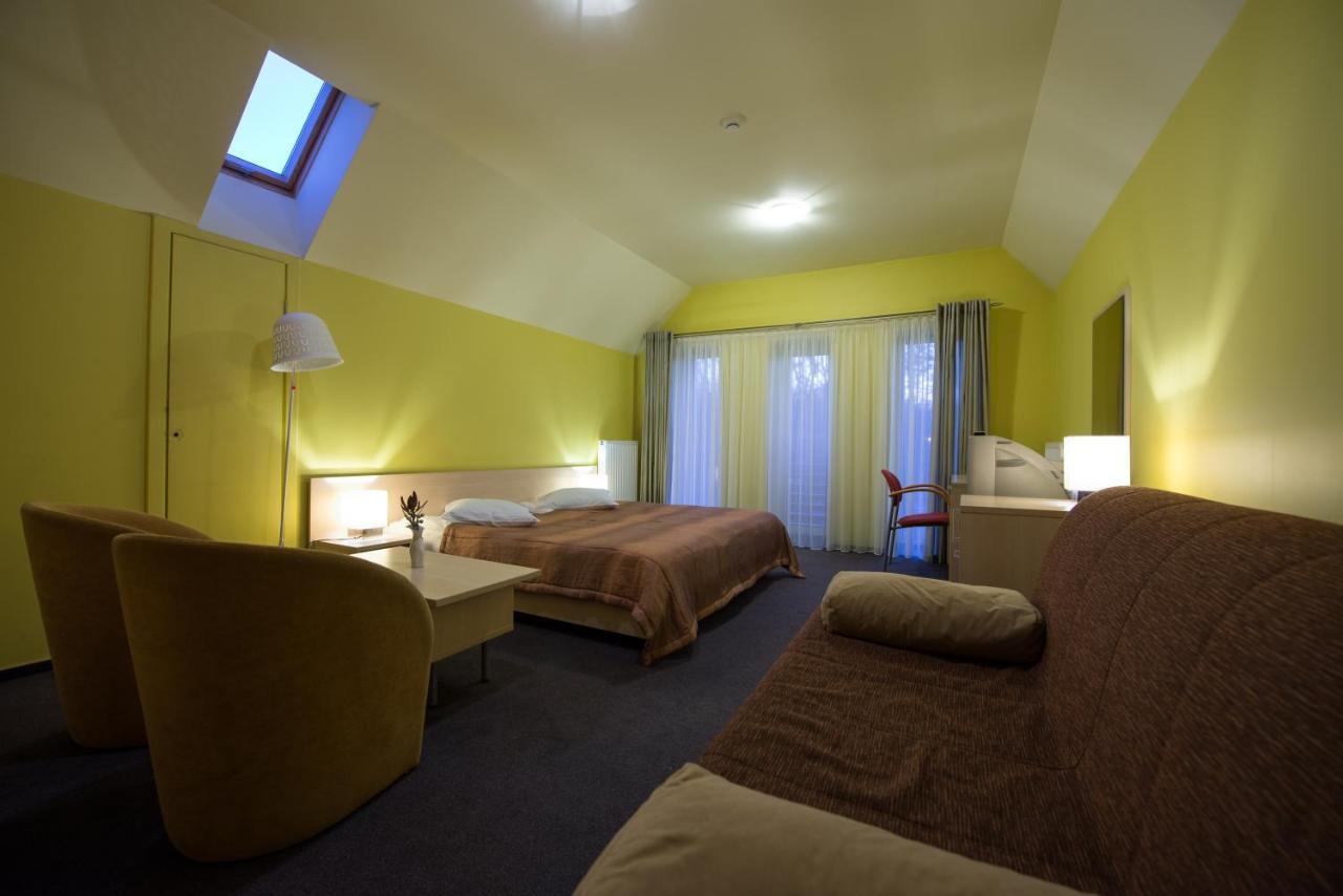 Hotel Audenis Birštonas エクステリア 写真